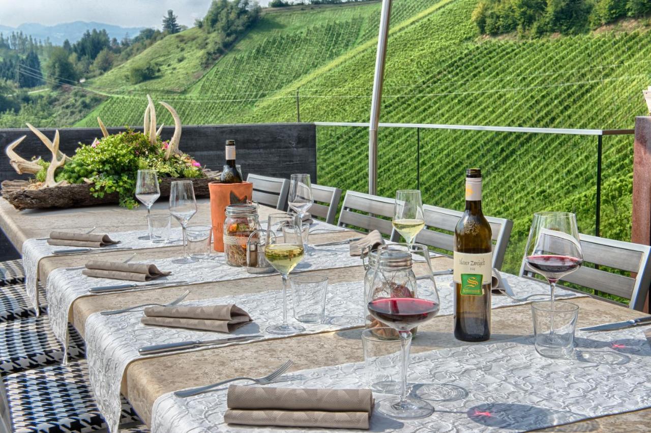 Hotel Weingut Essgut Schlafgut Sabathihof-Dillinger Glanz an der Weinstraße Exterior foto