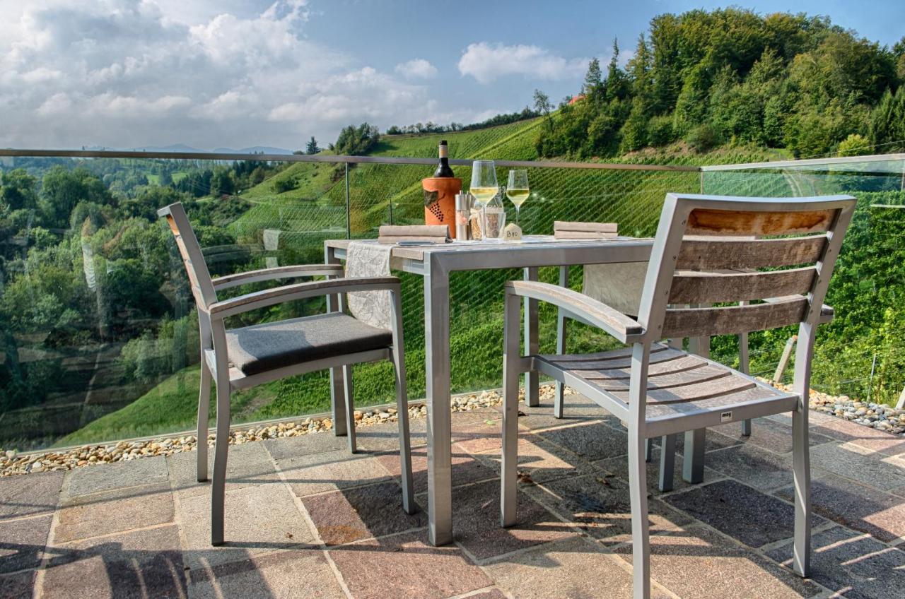 Hotel Weingut Essgut Schlafgut Sabathihof-Dillinger Glanz an der Weinstraße Exterior foto