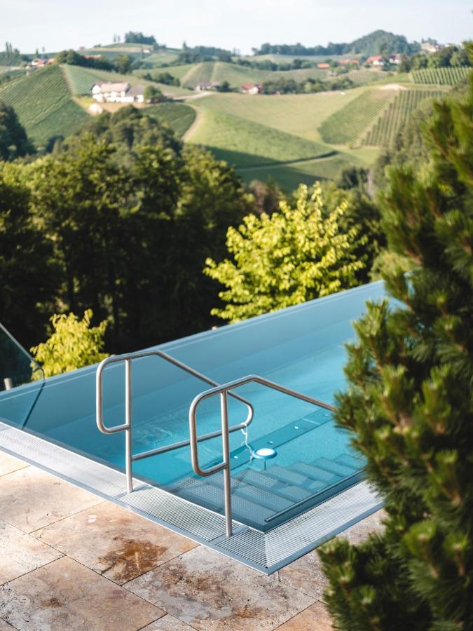 Hotel Weingut Essgut Schlafgut Sabathihof-Dillinger Glanz an der Weinstraße Exterior foto